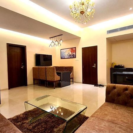 Galaxy Club & Hotel Bijāpur Zewnętrze zdjęcie