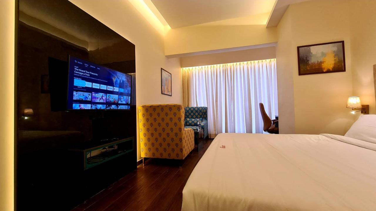 Galaxy Club & Hotel Bijāpur Zewnętrze zdjęcie