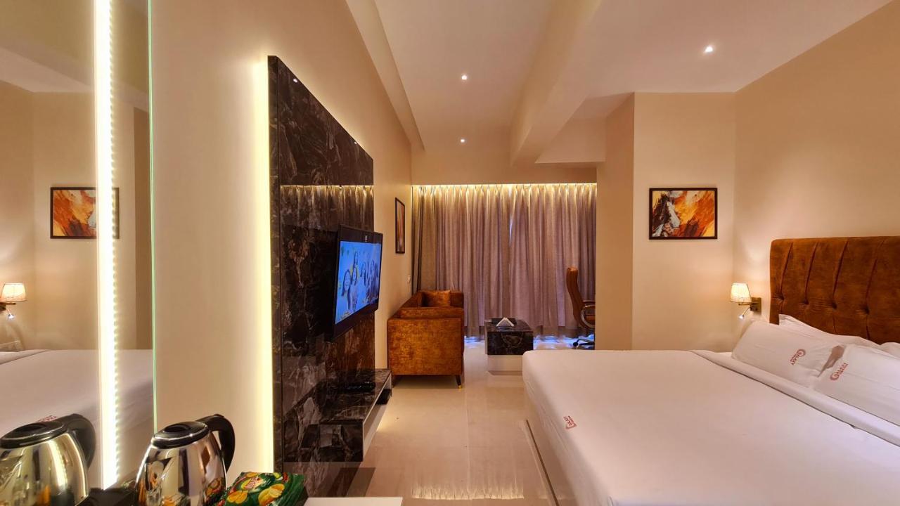 Galaxy Club & Hotel Bijāpur Zewnętrze zdjęcie
