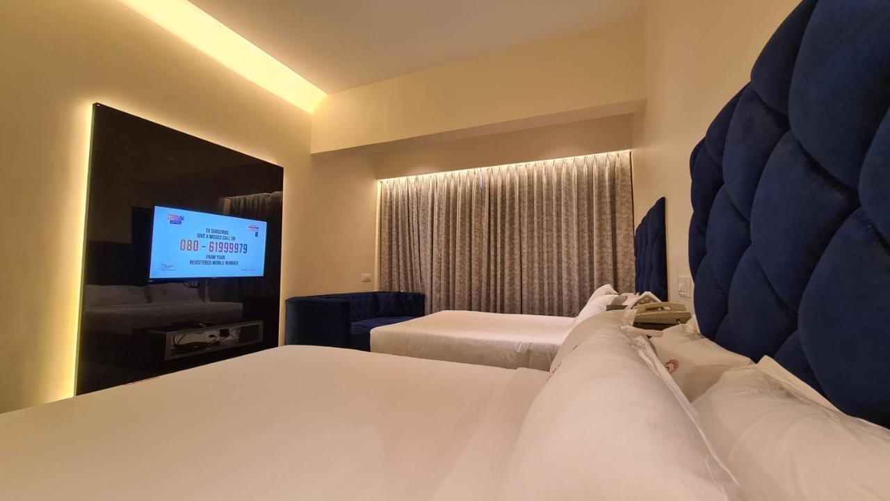 Galaxy Club & Hotel Bijāpur Zewnętrze zdjęcie