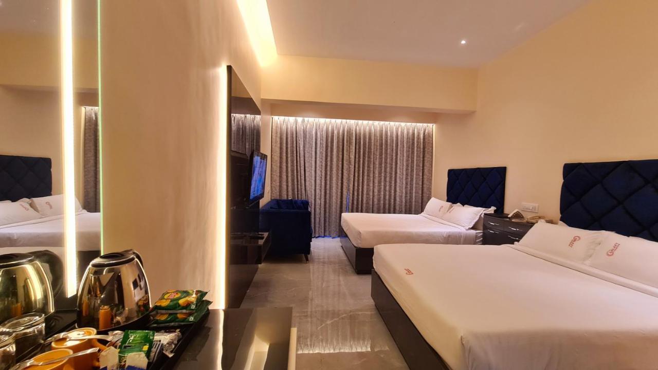 Galaxy Club & Hotel Bijāpur Zewnętrze zdjęcie