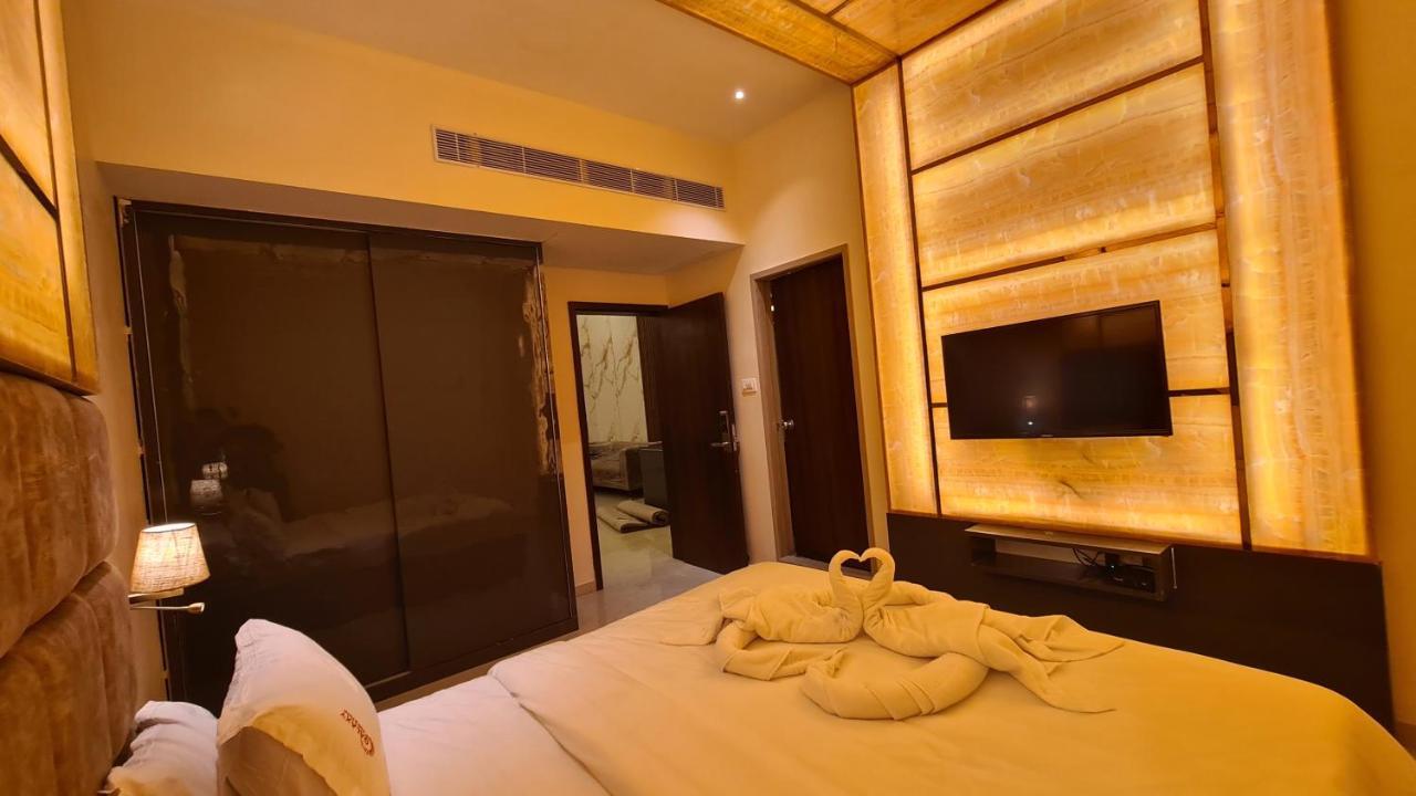 Galaxy Club & Hotel Bijāpur Zewnętrze zdjęcie