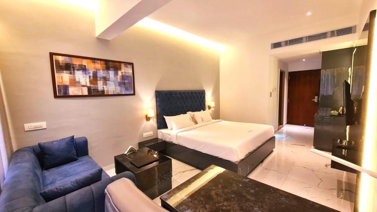 Galaxy Club & Hotel Bijāpur Zewnętrze zdjęcie